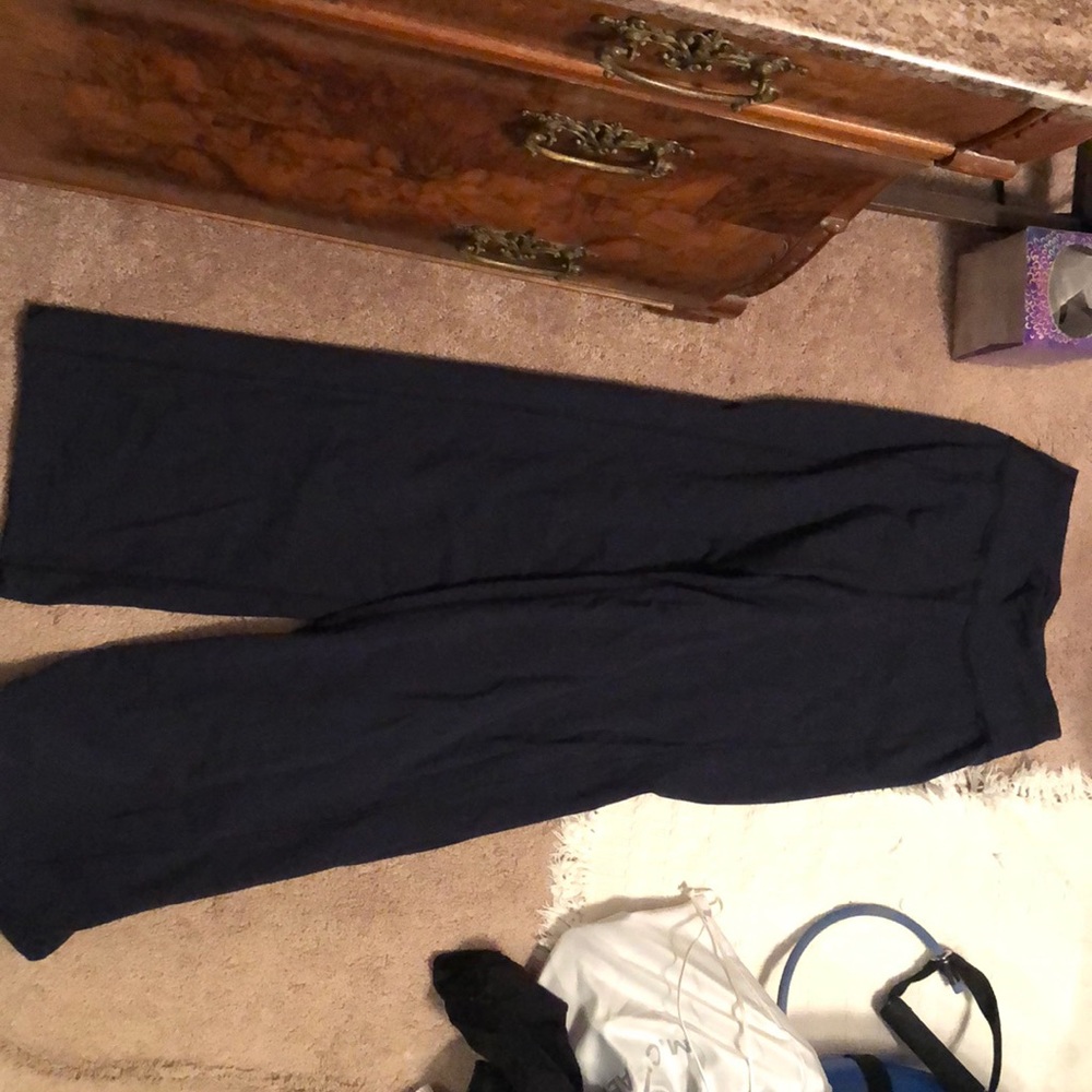 LuLu Lemon size 8 navy wide leg pants